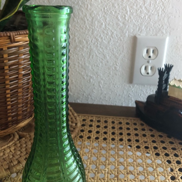 MCM Rare CFG Paneled Ribbed Emerald Green Vase - Picture 3 of 8